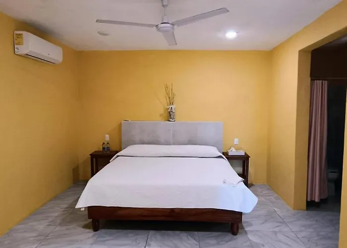 Hotel Casa Kaukan Zihuatanejo